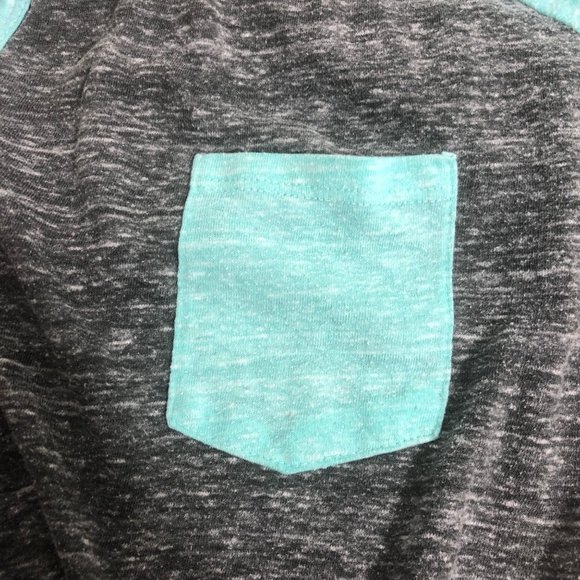 I’m In Love With Derrick Women's Grey Shirt size 2x - Picture 4 of 6